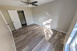 11513 Valencia Dr, Seffner, FL 33584 - Photo 14