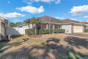 2332 Towering Oaks Cir, Seffner, FL 33584 - Photo 2