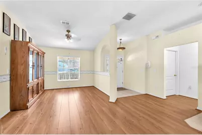 2332 Towering Oaks Circle, Seffner, FL 33584 - Photo 6