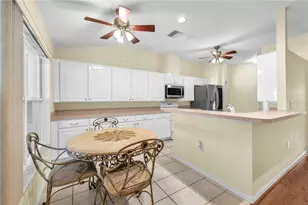 2332 Towering Oaks Cir, Seffner, FL 33584 - Photo 10