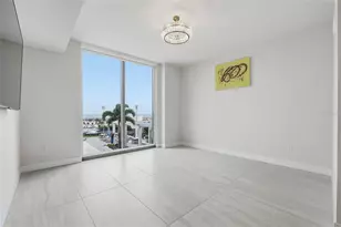 301 1st St S, Saint Petersburg, FL 33701 - Photo 32