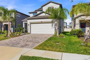 2941 Adams Cross Dr, Zephyrhills, FL 33540 - Photo 4