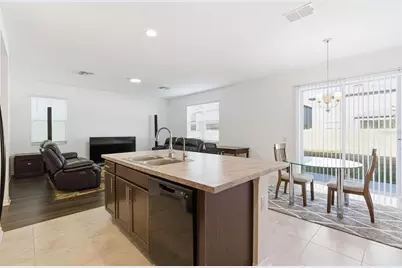 2941 Adams Cross Drive, Zephyrhills, FL 33540 - Photo 12