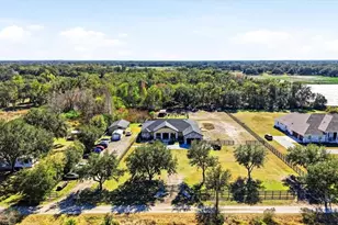 8447 Harvey Walden Dr, Plant City, FL 33565 - Photo 2