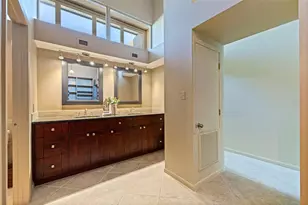 301 2nd St N, Saint Petersburg, FL 33701 - Photo 12