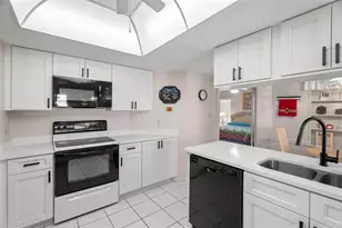 1027 Bowsprit Ln, Holiday, FL 34691 - Photo 16