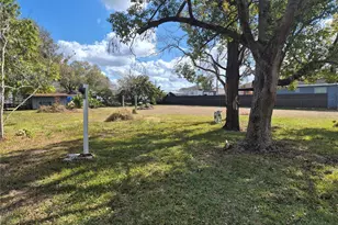 3514 S 74th St, Tampa, FL 33619 - Photo 8