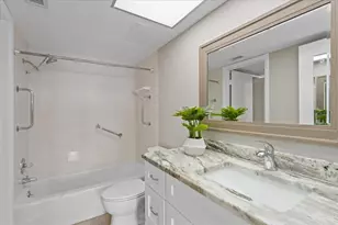 4900 Brittany Dr S, Saint Petersburg, FL 33715 - Photo 14