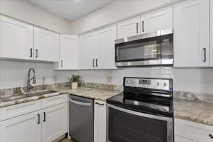 4900 Brittany Dr S, Saint Petersburg, FL 33715 - Photo 10