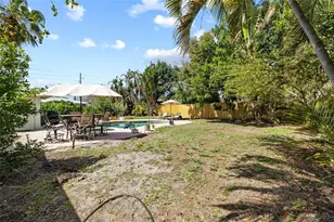 1806 Beverly Cir N, Clearwater, FL 33764 - Photo 38