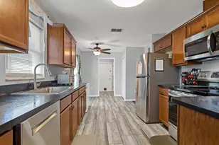 7932 Harbor Bridge Blvd, New Port Richey, FL 34654 - Photo 10
