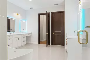 10700 Pontofino Cir, Trinity, FL 34655 - Photo 46