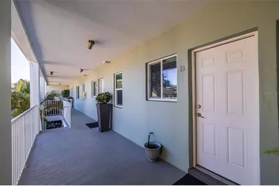 410 12th Avenue NE #10, Saint Petersburg, FL 33701 - Photo 4