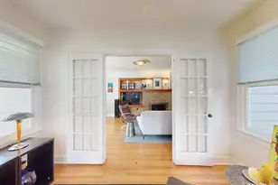 115 21st Ave NE, Saint Petersburg, FL 33704 - Photo 12