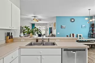 6811 Monarch Park Dr, Apollo Beach, FL 33572 - Photo 16