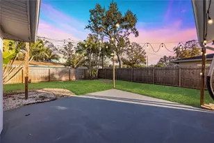 5681 Cedar St NE, Saint Petersburg, FL 33703 - Photo 4