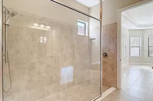 8613 Grand Alberato Rd, Tampa, FL 33647 - Photo 38
