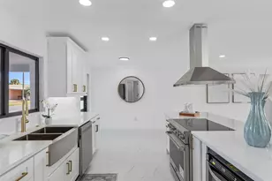 475 115th Ave, Treasure Island, FL 33706 - Photo 10