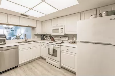 1255 E Peppertree Drive #501, Sarasota, FL 34242 - Photo 2