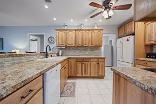 1207 Bluewater Dr, Sun City Center, FL 33573 - Photo 14