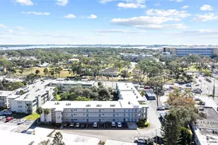 9950 47th Ave N, Saint Petersburg, FL 33708 - Photo 32