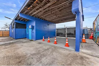 701 49th Street S, Gulfport, FL 33707 - Photo 10