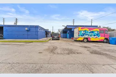 701 49th Street S, Gulfport, FL 33707 - Photo 2