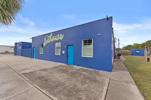 701 49th St S, Gulfport, FL 33707 - Photo 1