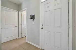 10104 Hawk Storm Ave, Tampa, FL 33610 - Photo 4