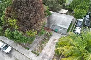 18020 NW 2nd Pl, Miami, FL 33169 - Photo 2