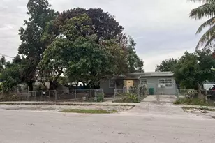 18020 NW 2nd Pl, Miami, FL 33169 - Photo 24