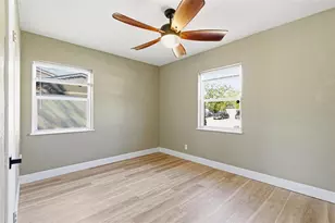 162 41st Ave NE, Saint Petersburg, FL 33703 - Photo 8