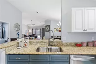 3418 72nd Dr E, Sarasota, FL 34243 - Photo 8