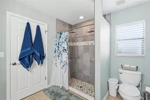 3418 72nd Dr E, Sarasota, FL 34243 - Photo 18