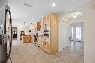 4372 46th Avenue S, Saint Petersburg, FL 33711 - Photo 14