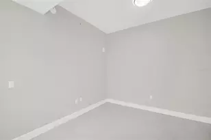 275 1st Ave S, Saint Petersburg, FL 33701 - Photo 4