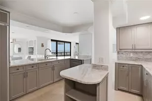 5700 Mariner St, Tampa, FL 33609 - Photo 14