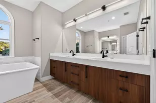 8880 Commodore Dr, Seminole, FL 33776 - Photo 20