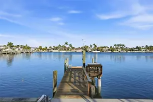 2316 S Shore Dr SE, Saint Petersburg, FL 33705 - Photo 6