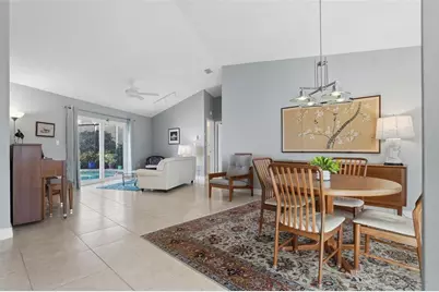 2316 S Shore Drive SE, Saint Petersburg, FL 33705 - Photo 12