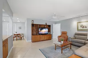 2316 S Shore Dr SE, Saint Petersburg, FL 33705 - Photo 16