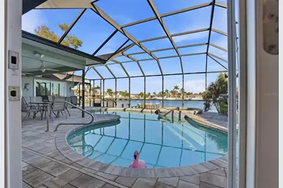 2316 S Shore Drive SE, Saint Petersburg, FL 33705 - Photo 8