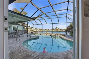 2316 S Shore Dr SE, Saint Petersburg, FL 33705 - Photo 8