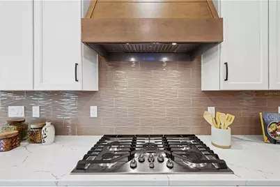 709 Estates Boulevard, Tarpon Springs, FL 34688 - Photo 14