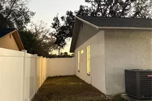 7516 S Sanibel Cir, Temple Terrace, FL 33637 - Photo 14