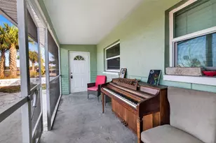 1142 62nd Ave N, Saint Petersburg, FL 33702 - Photo 2