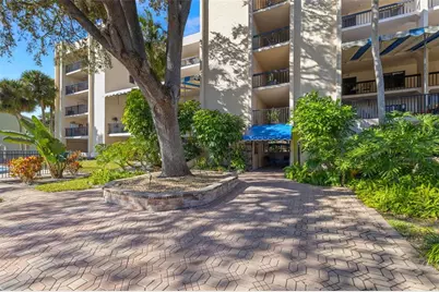 402 Tarpon Point, Tarpon Springs, FL 34689 - Photo 2