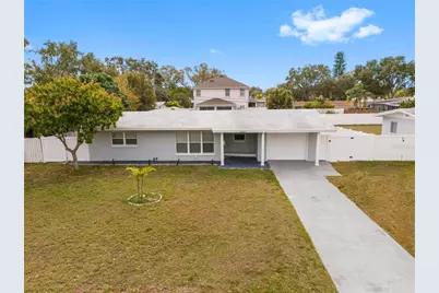 5698 38th Avenue N, Saint Petersburg, FL 33710 - Photo 2