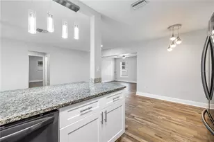 5698 38th Ave N, Saint Petersburg, FL 33710 - Photo 14