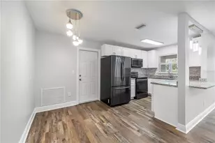 5698 38th Ave N, Saint Petersburg, FL 33710 - Photo 6